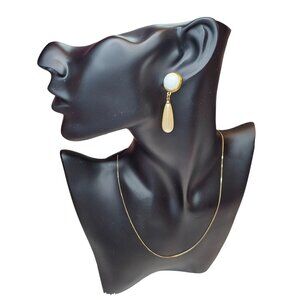 Monet Gold Tone Faux Pearl Drop Earrings Vintage‎